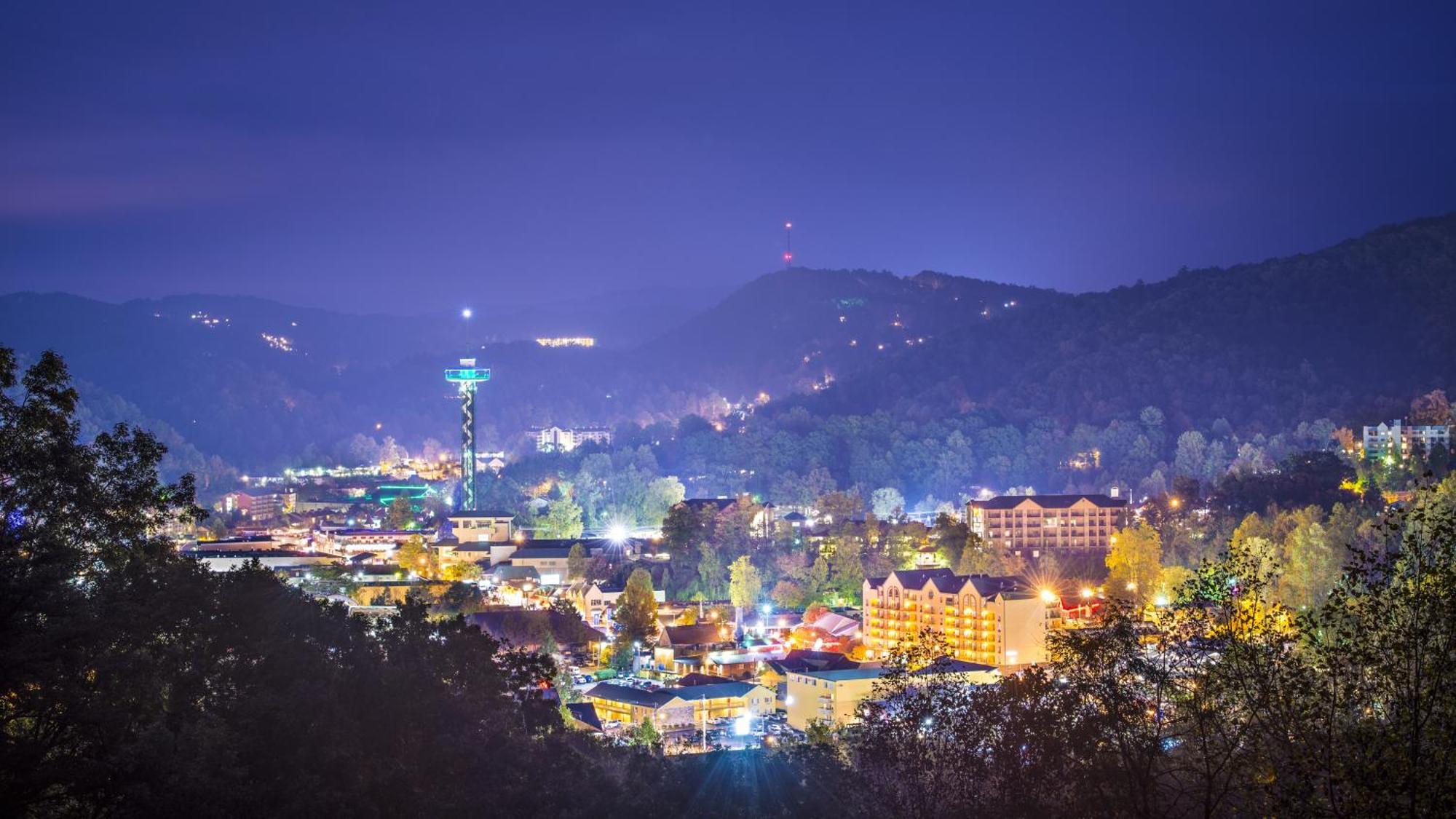 Majestic Splash- 8 Bedroom, Indoor Pool, Hot Tub, 1089 Free Tickets Each Paid Day, Dollywood Sevierville Extérieur photo