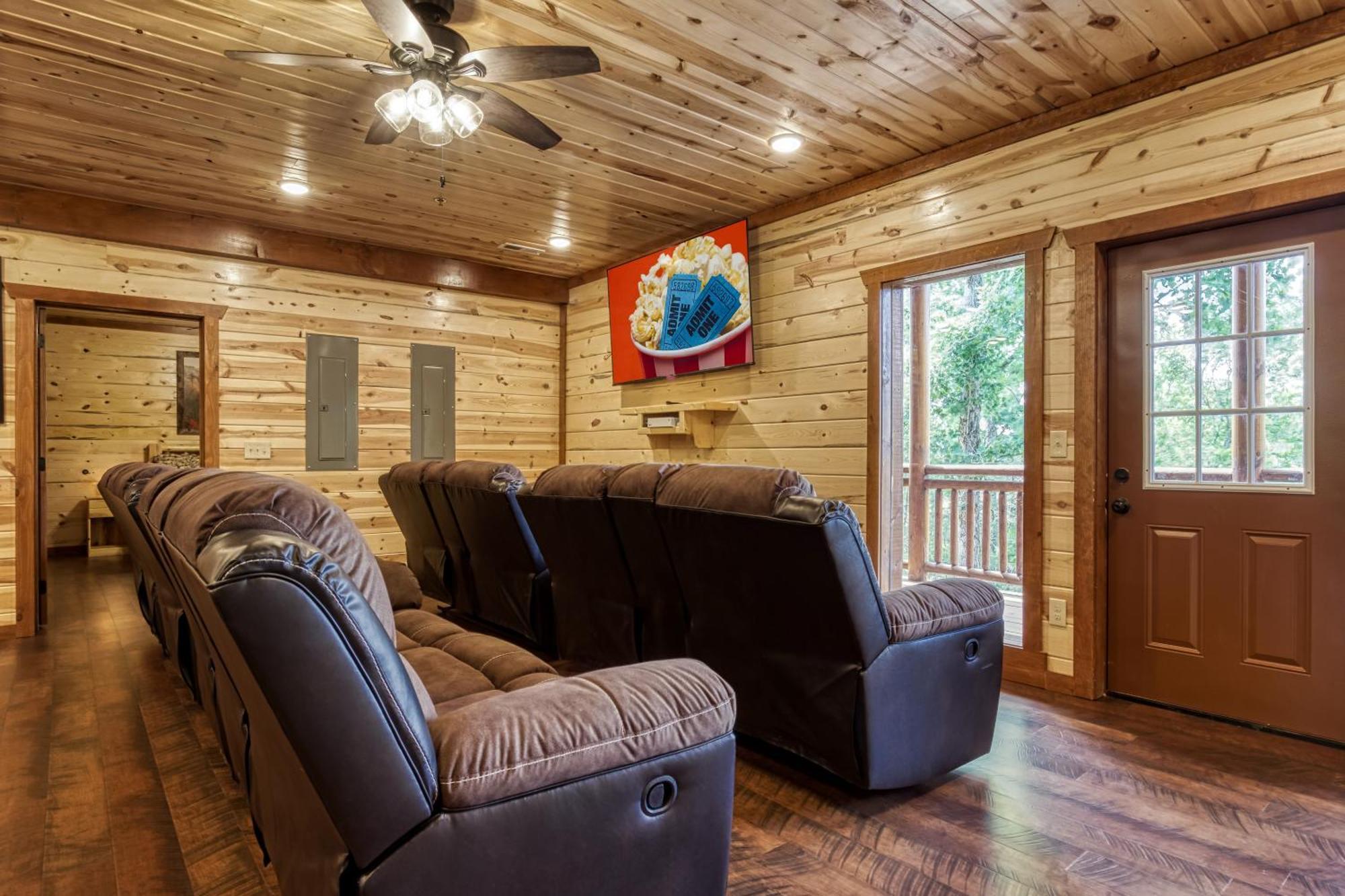 Majestic Splash- 8 Bedroom, Indoor Pool, Hot Tub, 1089 Free Tickets Each Paid Day, Dollywood Sevierville Extérieur photo