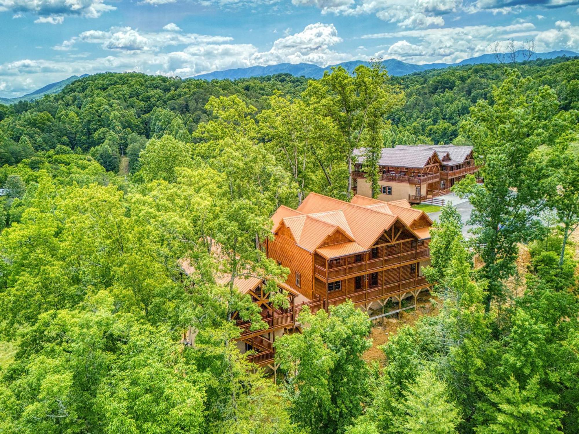 Majestic Splash- 8 Bedroom, Indoor Pool, Hot Tub, 1089 Free Tickets Each Paid Day, Dollywood Sevierville Extérieur photo